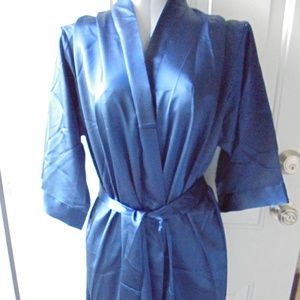 Pretty Bash Luxuriously soft Satin Robe Navy NEW